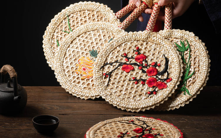 电商摄影|产品摄影| 中国风新中式手工麦秆扇蒲扇团扇设计图片
